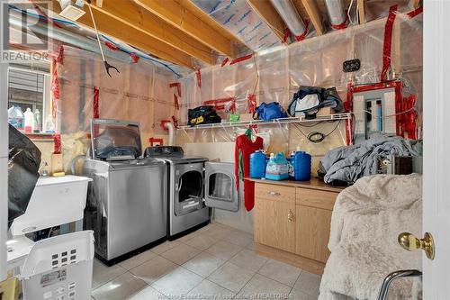 2308 St. Clair Avenue, Windsor, ON - Indoor Photo Showing Laundry Room