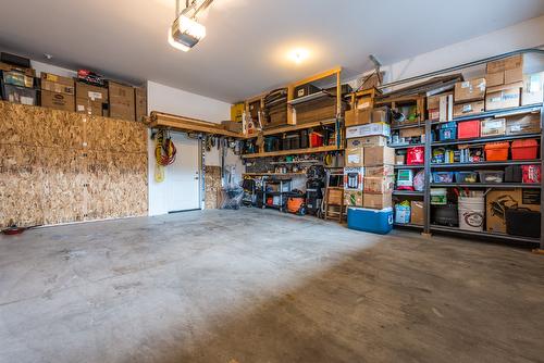 119 Willows Place, Oliver, BC - Indoor Photo Showing Garage