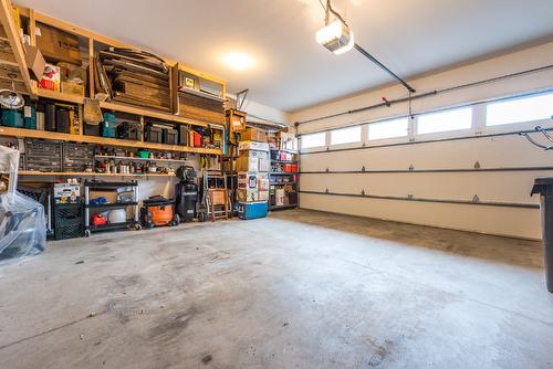 119 Willows Place, Oliver, BC - Indoor Photo Showing Garage