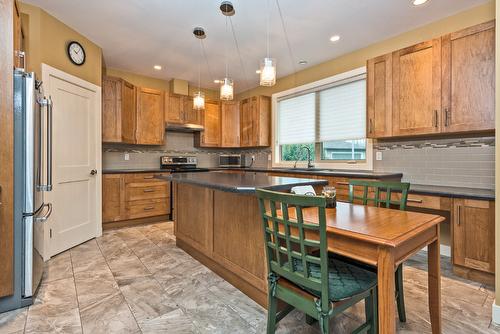 119 Willows Place, Oliver, BC - Indoor Photo Showing Kitchen