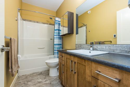 119 Willows Place, Oliver, BC - Indoor Photo Showing Bathroom