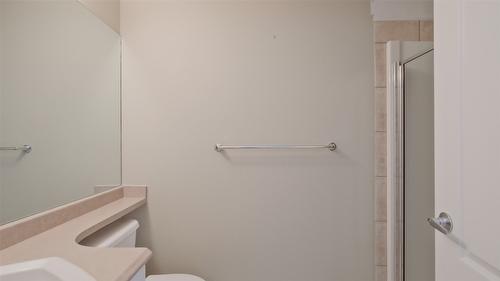 315-1962 Enterprise Way, Kelowna, BC - Indoor Photo Showing Bathroom