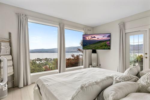 3567 Royal Gala Drive, West Kelowna, BC - Indoor Photo Showing Bedroom