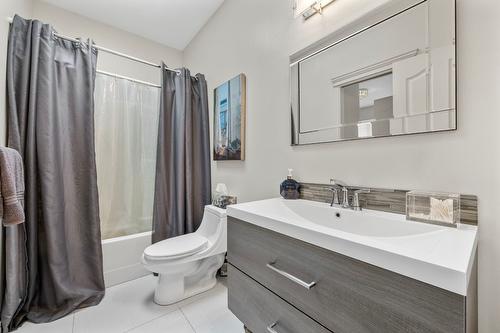 3567 Royal Gala Drive, West Kelowna, BC - Indoor Photo Showing Bathroom