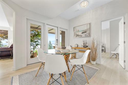 3567 Royal Gala Drive, West Kelowna, BC - Indoor Photo Showing Dining Room