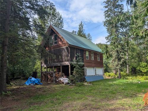 1574 Ireland Road, Seymour Arm, BC - Outdoor