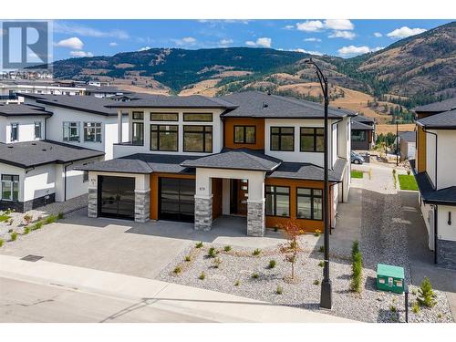 879 Loseth Drive, Kelowna, BC - Outdoor With Facade