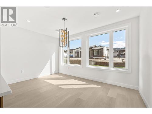 879 Loseth Drive, Kelowna, BC - Indoor Photo Showing Other Room