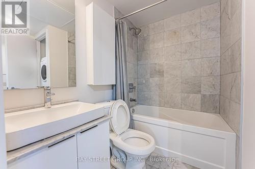 3809 - 14 York Street, Toronto, ON - Indoor Photo Showing Bathroom