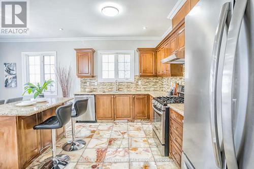 42 Reginald Lamb Crescent, Markham (Box Grove), ON - Indoor Photo Showing Kitchen With Upgraded Kitchen