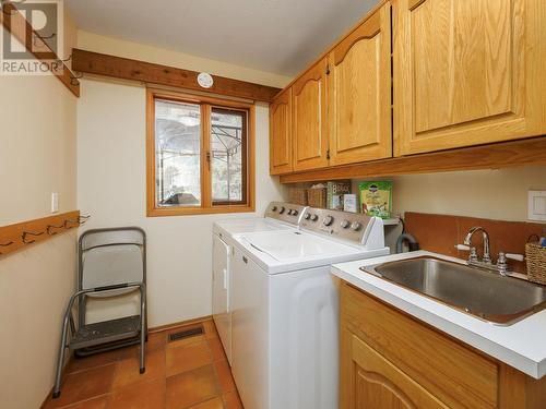 2885 Ridgeview Drive, Prince George, BC - Indoor Photo Showing Laundry Room