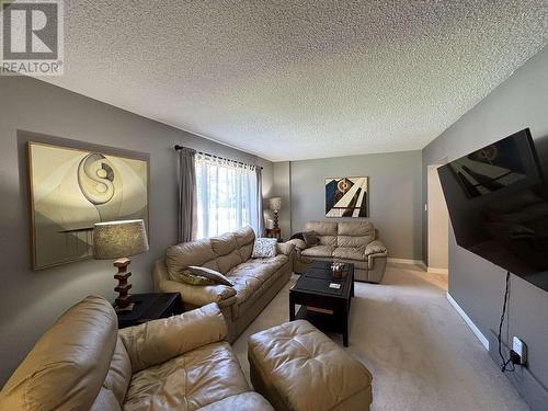 2519 Carlisle Way, Prince George, BC - Indoor Photo Showing Living Room