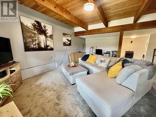 7220 Summit Road, Canim Lake, BC - Indoor Photo Showing Other Room