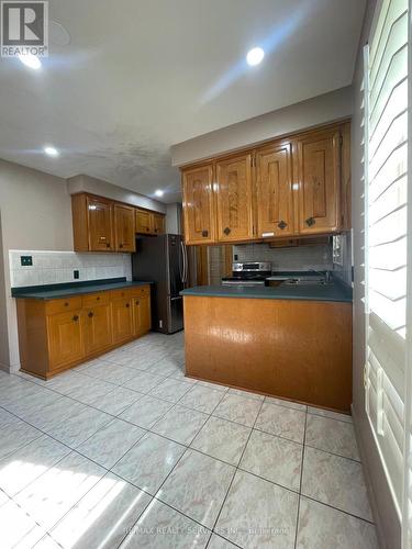 95 Hillside Drive, Brampton, ON - Indoor Photo Showing Kitchen