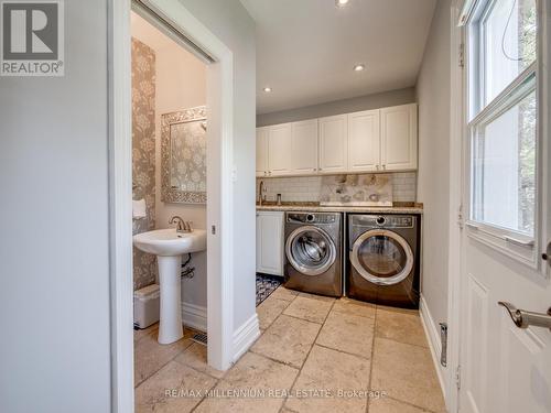 1050 Masters Green, Oakville (Glen Abbey), ON - Indoor Photo Showing Laundry Room