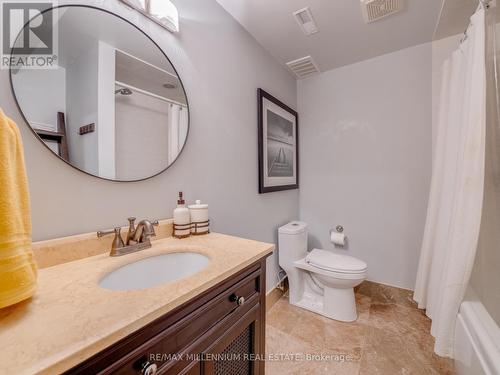 1050 Masters Green, Oakville (Glen Abbey), ON - Indoor Photo Showing Bathroom