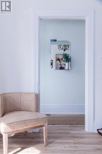 128 East Avenue N, Hamilton (Landsdale), ON - Indoor Photo Showing Living Room