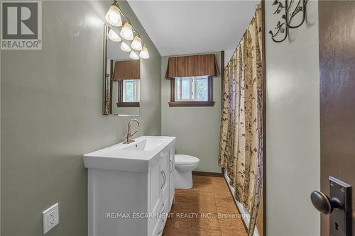 170 Orkney Street W, Haldimand, ON - Indoor Photo Showing Bathroom