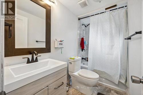 795 Quebec Street, Midland, ON - Indoor Photo Showing Bathroom