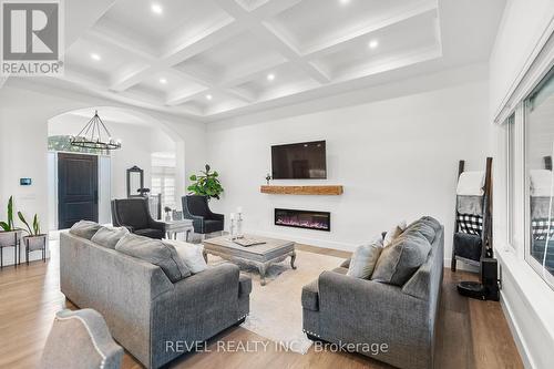 18 Four Mile Creek Road, Niagara-On-The-Lake, ON - Indoor Photo Showing Living Room With Fireplace