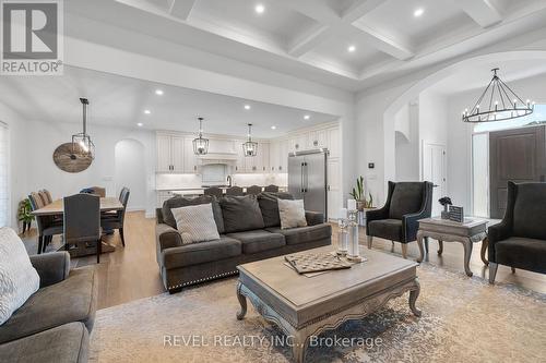 18 Four Mile Creek Road, Niagara-On-The-Lake, ON - Indoor Photo Showing Living Room