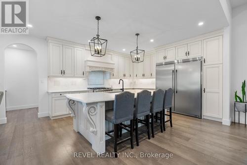 18 Four Mile Creek Road, Niagara-On-The-Lake, ON - Indoor Photo Showing Kitchen With Upgraded Kitchen