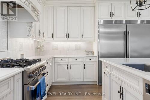 18 Four Mile Creek Road, Niagara-On-The-Lake, ON - Indoor Photo Showing Kitchen With Upgraded Kitchen