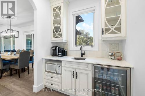 18 Four Mile Creek Road, Niagara-On-The-Lake, ON - Indoor Photo Showing Dining Room