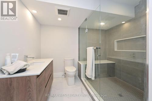 16 Hilltop Drive, Caledon (Caledon East), ON - Indoor Photo Showing Bathroom