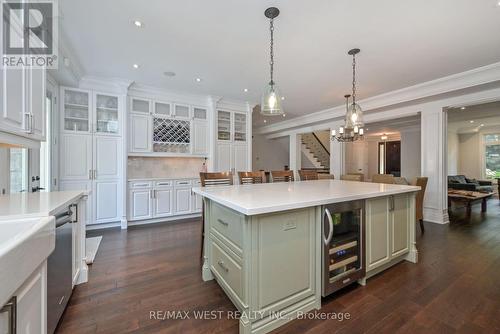 16 Hilltop Drive, Caledon, ON - Indoor Photo Showing Kitchen With Upgraded Kitchen