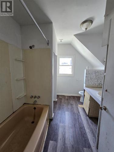 16 Hawthorne Ave, Sault Ste Marie, ON - Indoor Photo Showing Bathroom