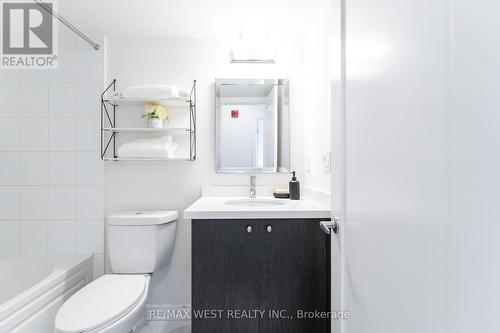 14 - 95 Eastwood Park Gardens, Toronto (Long Branch), ON - Indoor Photo Showing Bathroom