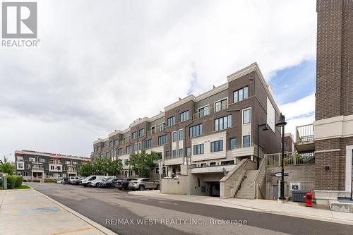 14 - 95 Eastwood Park Gardens, Toronto (Long Branch), ON - Outdoor With Facade