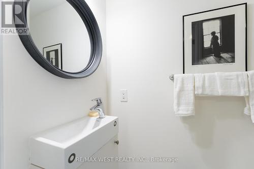 14 - 95 Eastwood Park Gardens, Toronto (Long Branch), ON -  Photo Showing Bathroom