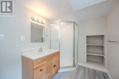 208 Delhi Street, Guelph (Waverley), ON - Indoor Photo Showing Bathroom