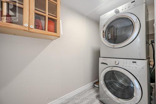 208 Delhi Street, Guelph (Waverley), ON - Indoor Photo Showing Laundry Room