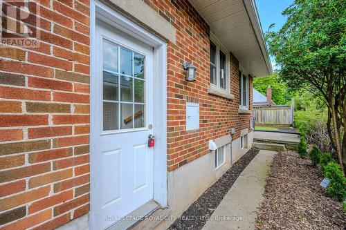 208 Delhi Street, Guelph (Waverley), ON - Outdoor With Exterior