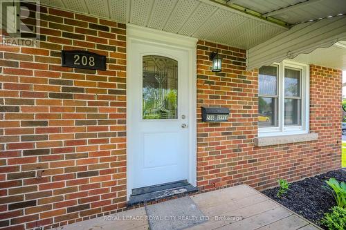 208 Delhi Street, Guelph (Waverley), ON - Outdoor With Exterior