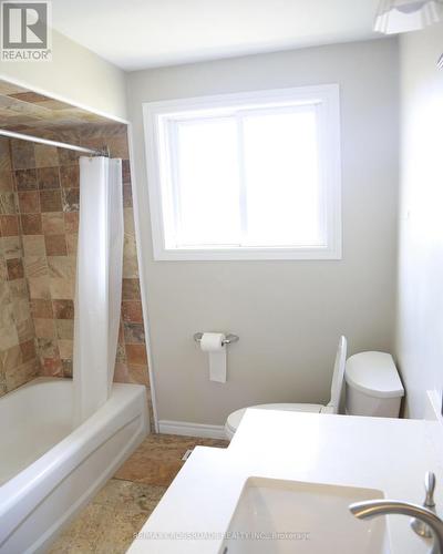 849 Inverhouse Drive, Mississauga (Clarkson), ON - Indoor Photo Showing Bathroom