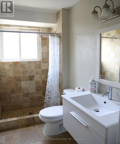 849 Inverhouse Drive, Mississauga (Clarkson), ON - Indoor Photo Showing Bathroom