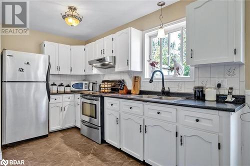 506 Cedar Glen Road, Dunsford, ON - Indoor Photo Showing Kitchen With Double Sink