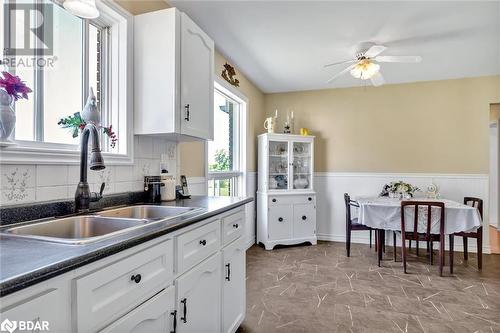 506 Cedar Glen Road, Dunsford, ON - Indoor Photo Showing Kitchen With Double Sink