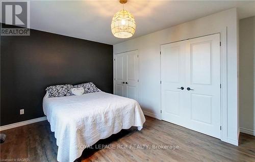 8 William Street N, Huron-Kinloss, ON - Indoor Photo Showing Bedroom