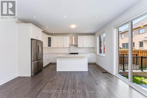 15 Lyle Way, Brampton (Credit Valley), ON - Indoor Photo Showing Kitchen