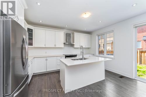 15 Lyle Way, Brampton (Credit Valley), ON - Indoor Photo Showing Kitchen With Double Sink With Upgraded Kitchen