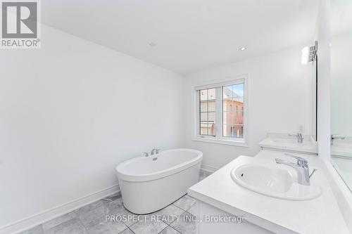 15 Lyle Way, Brampton (Credit Valley), ON - Indoor Photo Showing Bathroom