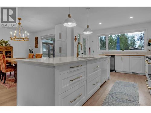 2821 Mckenney Crescent, Prince George, BC - Indoor Photo Showing Kitchen With Upgraded Kitchen