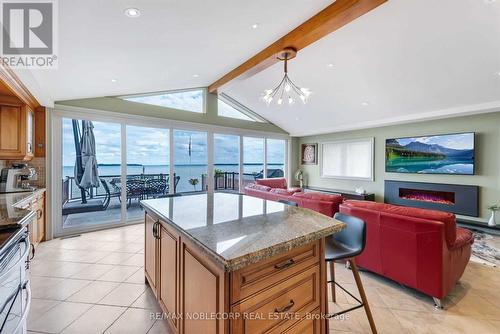 2471 Leonard Street, Innisfil, ON - Indoor Photo Showing Kitchen