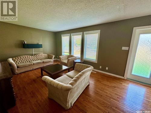 45 Dalewood Crescent, Yorkton, SK - Indoor Photo Showing Living Room