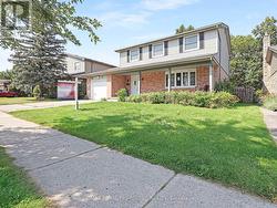 802 VISCOUNT ROAD  London, ON N6J 4A2